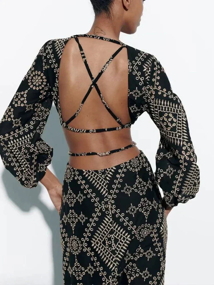Effortlessly Elegant Dress with a Timeless Design