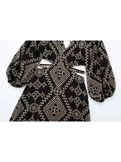 Effortlessly Elegant Dress with a Timeless Design