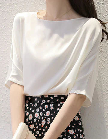 Effortlessly Elegant Blouse with a Timeless Design