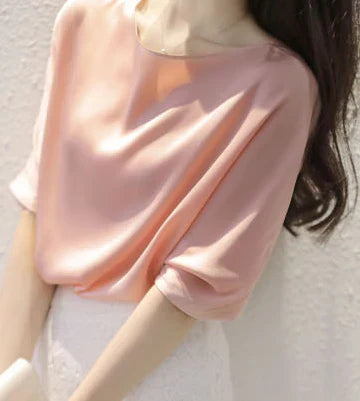 Effortlessly Elegant Blouse with a Timeless Design