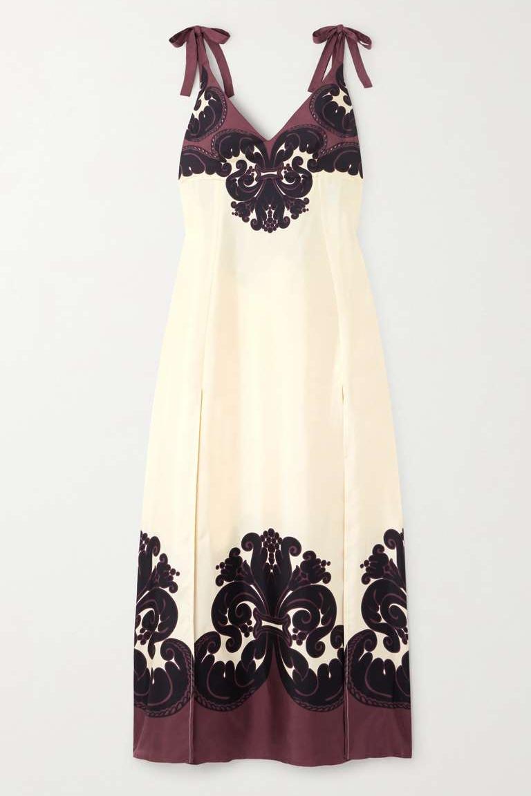 Well Tailored Dress with a Graceful Silhouette