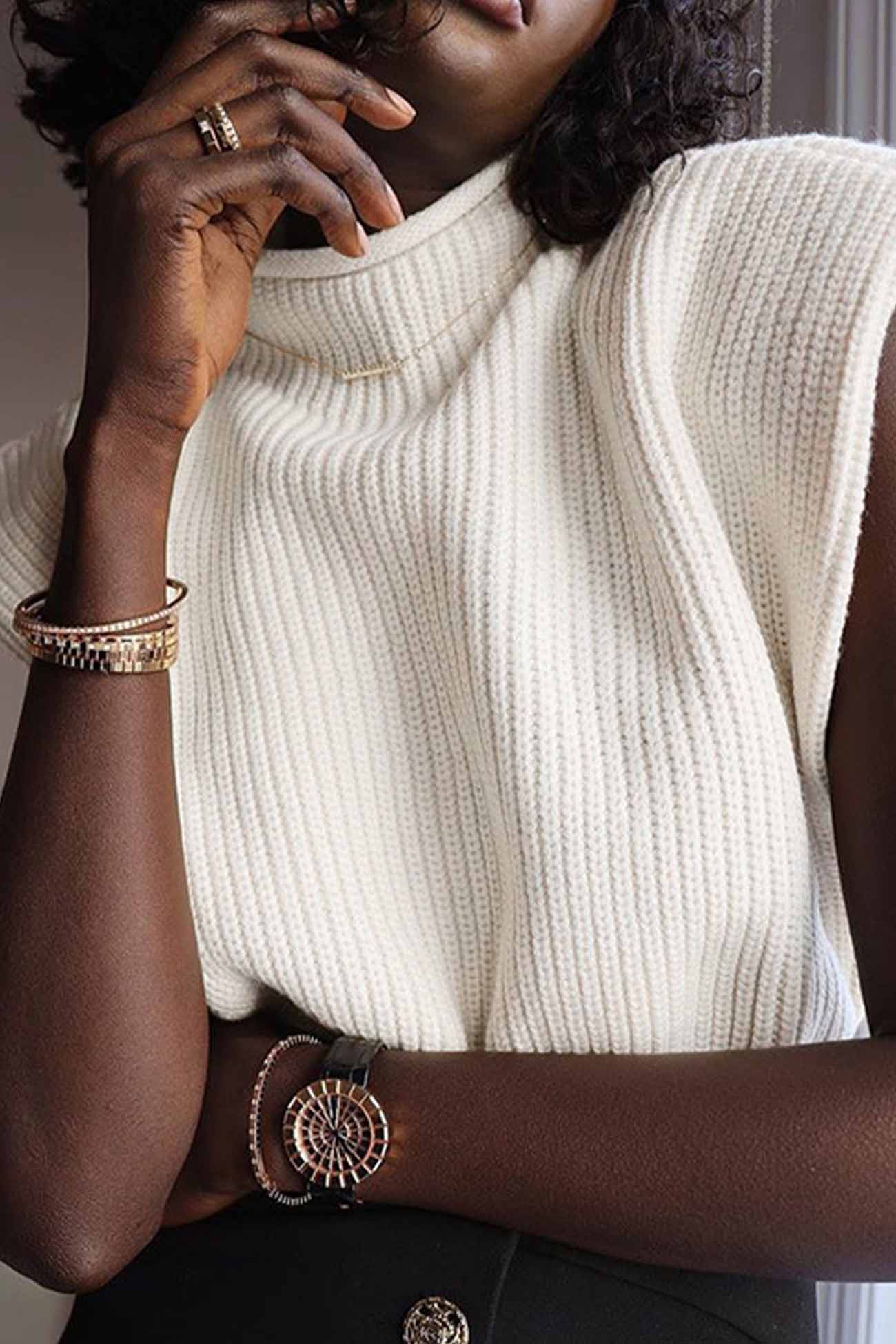 Effortlessly Elegant Sweater with a Timeless Design