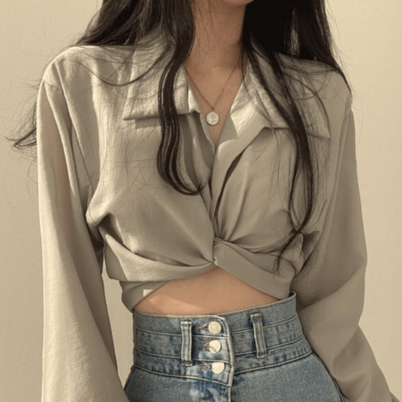 Beautifully Crafted Blouse in a Classic Style
