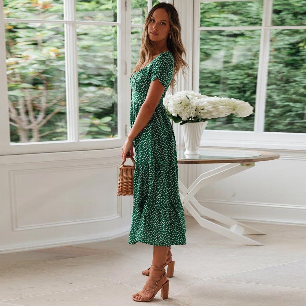 Beautifully Finished Dress in a Timeless Design