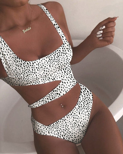 Black Dotted