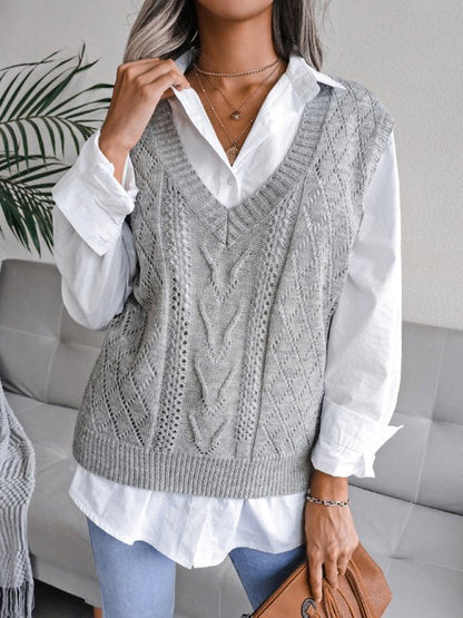 Effortlessly Elegant Sweater with a Timeless Design