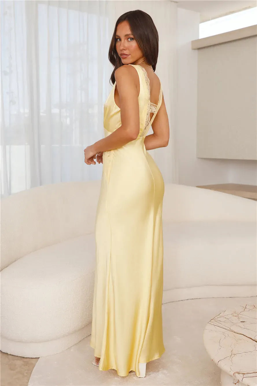 Sophisticated Dress with a Clean Classic Look