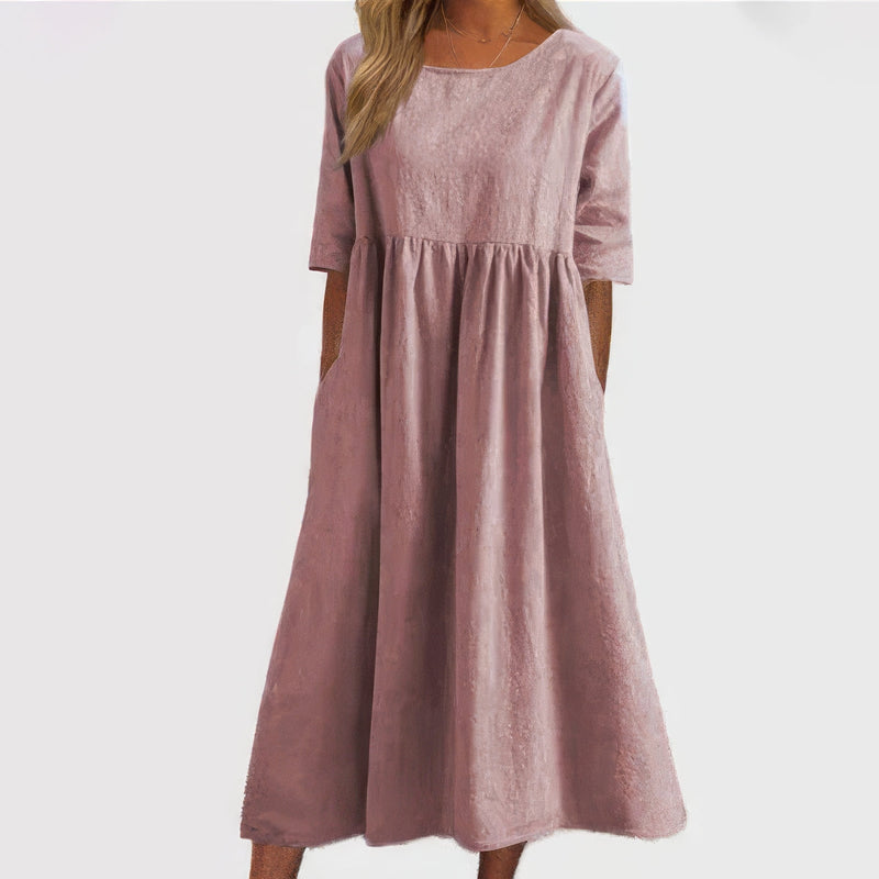 Effortlessly Elegant Dress with a Timeless Design
