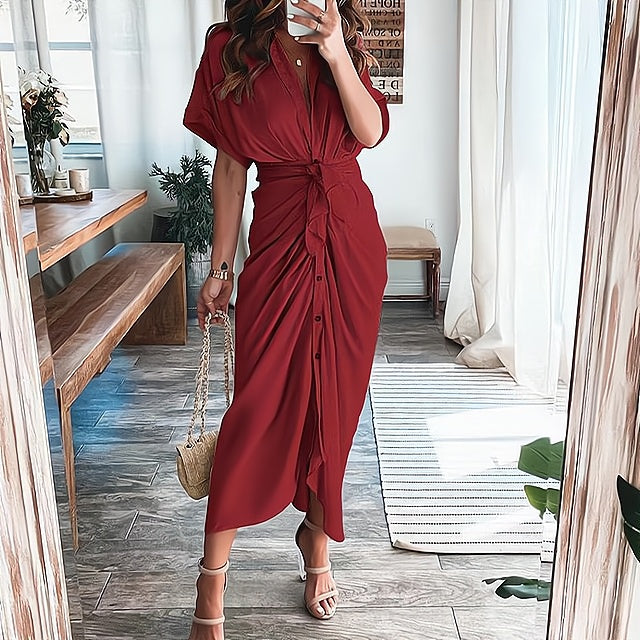 Well Tailored Dress with a Graceful Silhouette