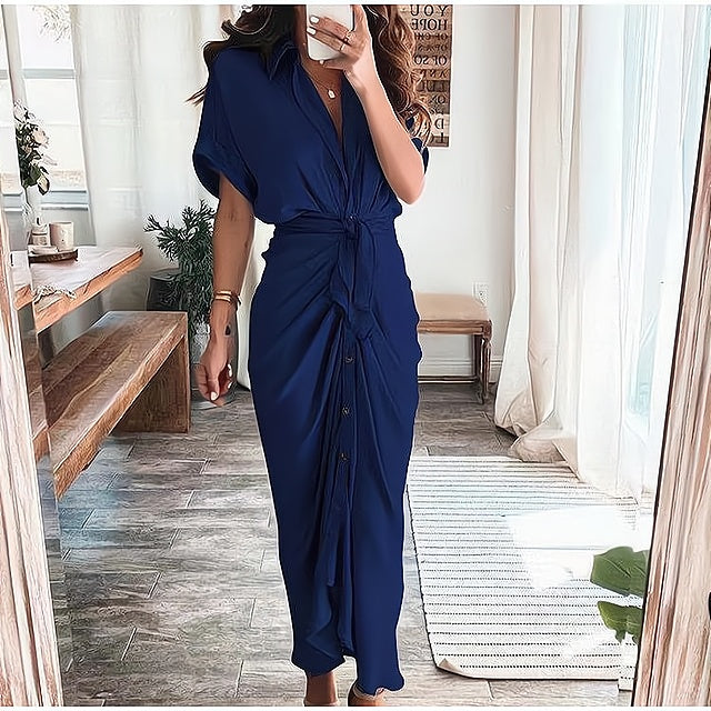 Well Tailored Dress with a Graceful Silhouette