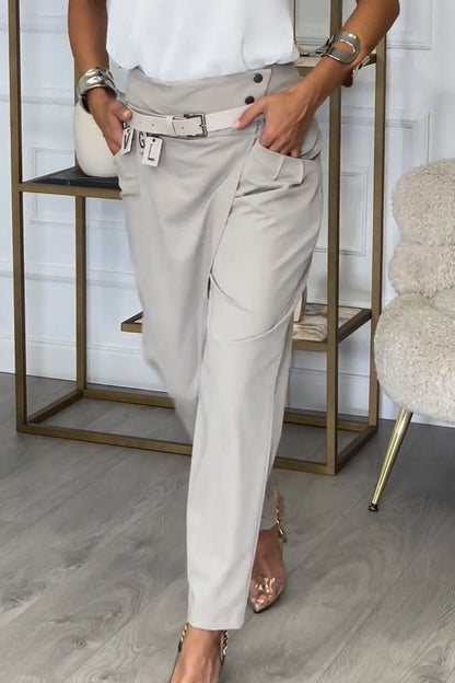 Well Tailored Pants with a Graceful Silhouette