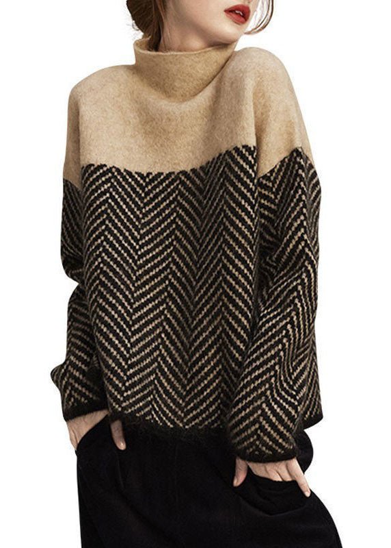 Well Tailored Sweater with a Graceful Silhouette